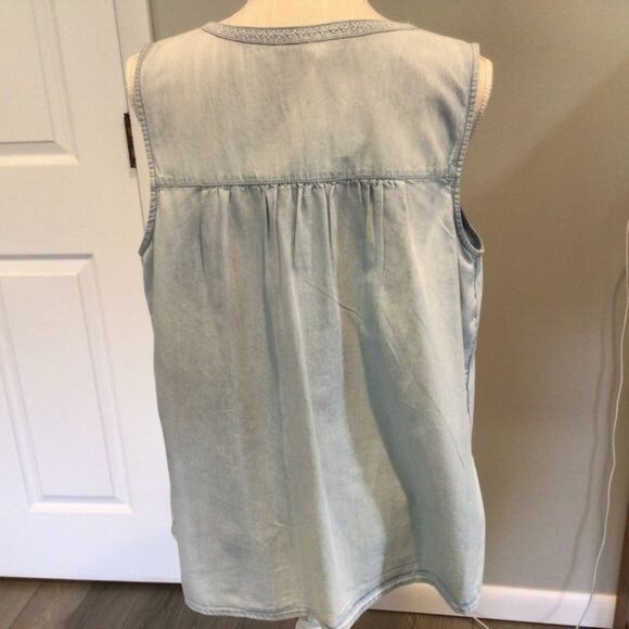New Direction Top Sleeveless Jean Shirt Demin V Neck Casual Blue Beach Sz L New - Picture 2 of 6